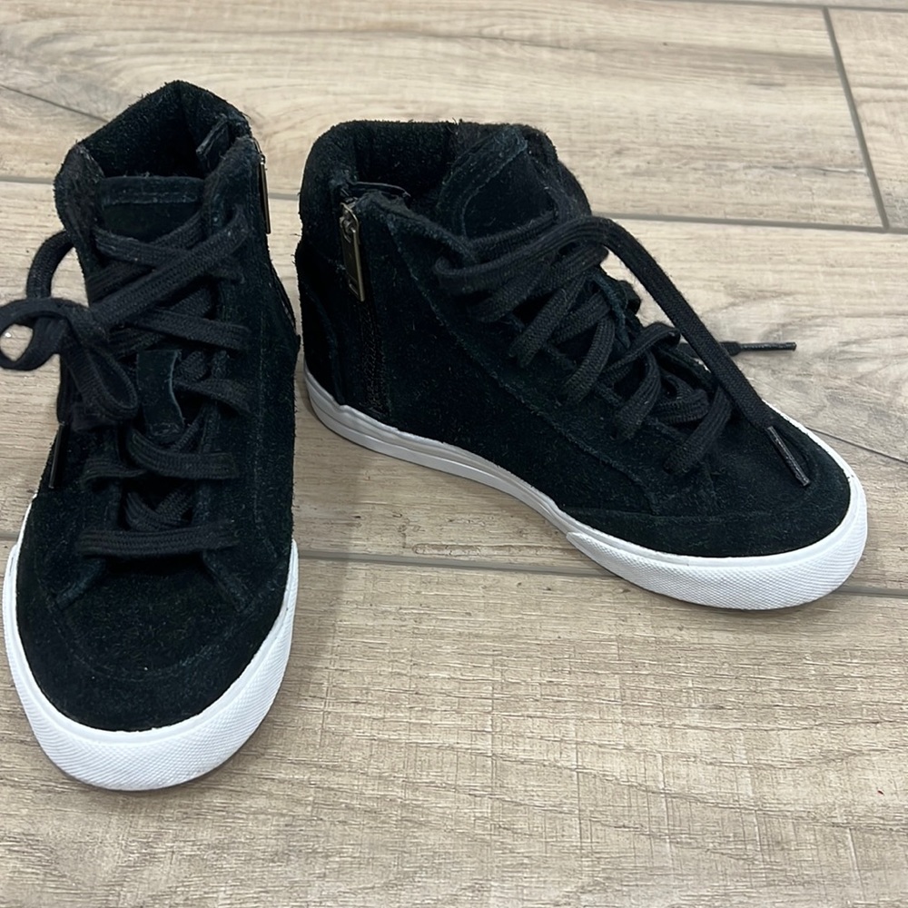 Unisex Burberry kids shoes
